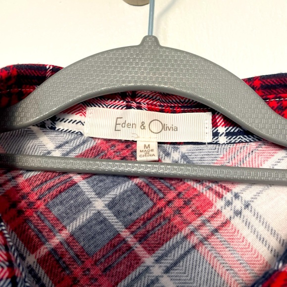 EDEN & OLIVIA BUTTON DOWN RED PLAID FLANNEL SHIRT TOP M LACE UP DETAIL DOWN BACK - Picture 3 of 8
